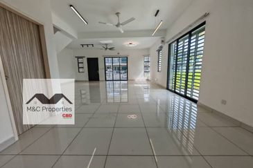 Begonia Forest Heights Corner 2 Storey House Seremban For Rent !!