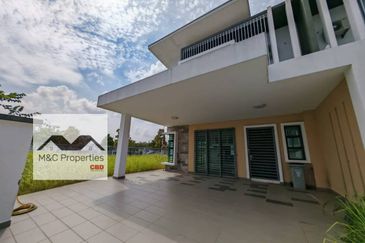 Begonia Forest Heights Corner 2 Storey House Seremban For Rent !!