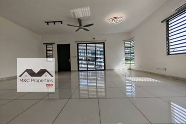 Begonia Forest Heights Corner 2 Storey House Seremban For Rent !!
