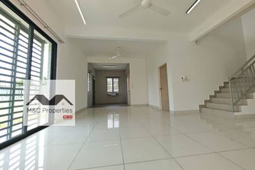Begonia Forest Heights Corner 2 Storey House Seremban For Rent !!