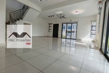 Begonia Forest Heights Corner 2 Storey House Seremban For Rent !!