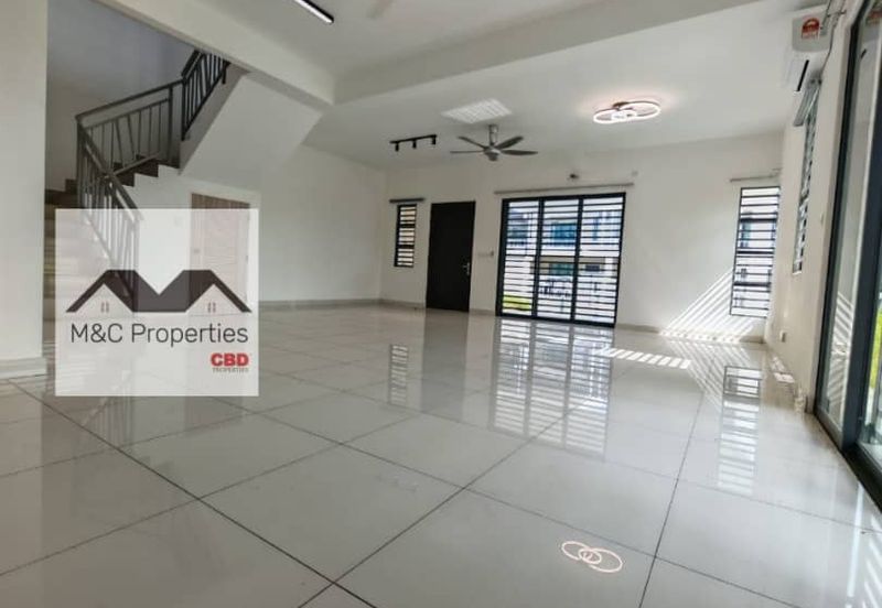 Begonia Forest Heights Corner 2 Storey House Seremban For Rent !!