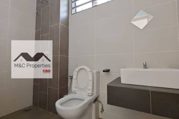 Begonia Forest Heights Corner 2 Storey House Seremban For Rent !!