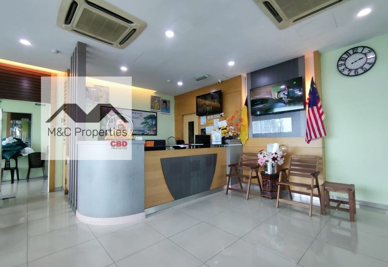 Oakland Commercial Centre