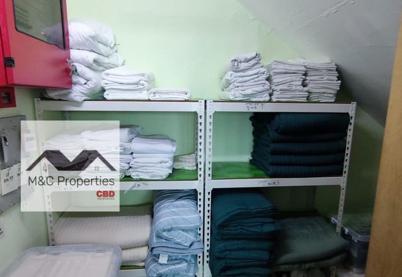 Oakland Commercial Centre