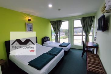 Oakland Commercial Centre