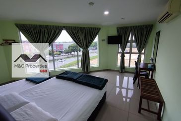 Oakland Commercial Centre