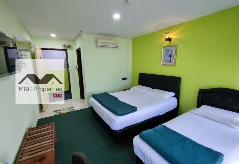 Oakland Commercial Centre