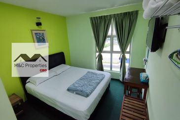 Oakland Commercial Centre