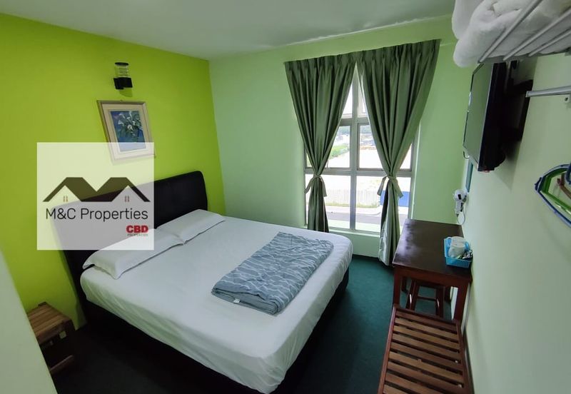 Oakland Commercial Centre