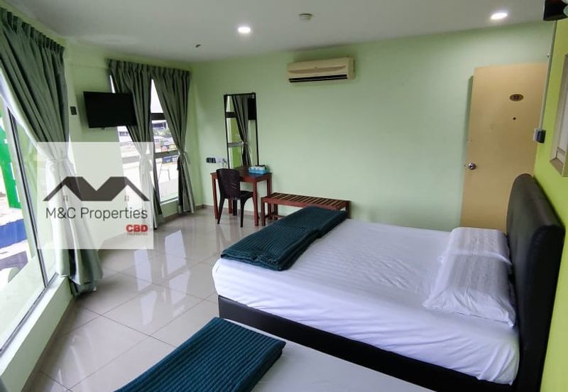 Oakland Commercial Centre