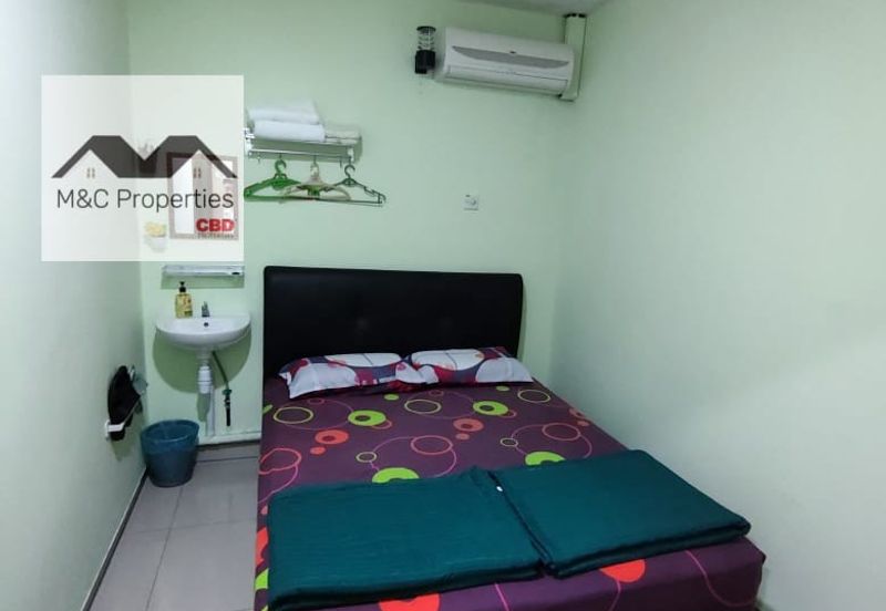 Oakland Commercial Centre