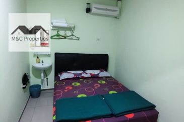 Oakland Commercial Centre