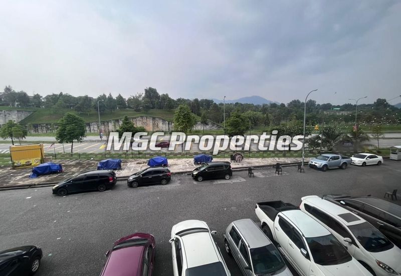 Sri Pinang Ainsdale Facing Main Road First Floor Shop Office For Rent!