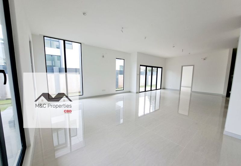 Lake Garden Double Storey Semi-D 46 x 88 House Seremban For Sale!!