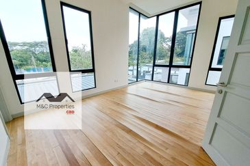 Lake Garden Double Storey Semi-D 46 x 88 House Seremban For Sale!!