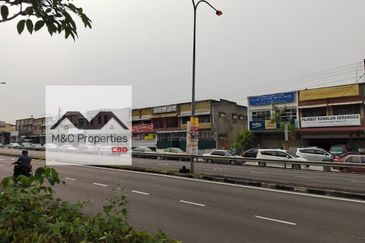 Taman Bukit Blossom 2 Storey Semi-D Shoplot With 5% Roi For Sale!!
