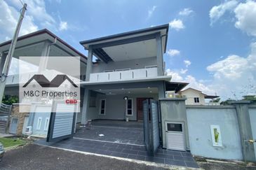 Sri Penaga Corner Fully Renovation & Kitchen Extended 2 Storey Semi-D!