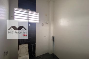 Sri Penaga Corner Fully Renovation & Kitchen Extended 2 Storey Semi-D!