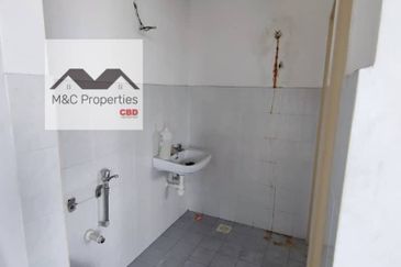 Oakland Commercial Centre