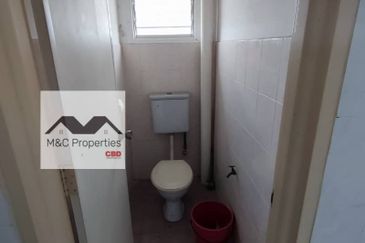 Oakland Commercial Centre