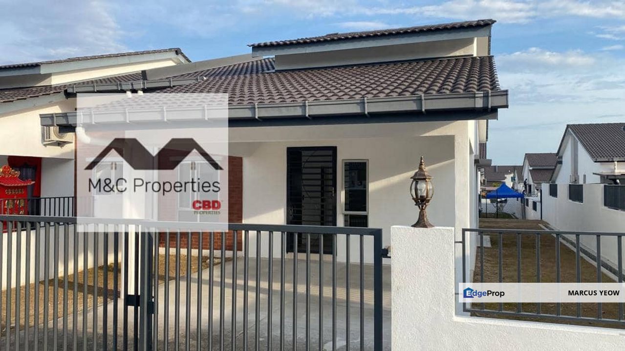 Iringan Bayu Basic Unit 1 Storey Semi-D House Seremban For Rent!!, Negeri Sembilan, Seremban