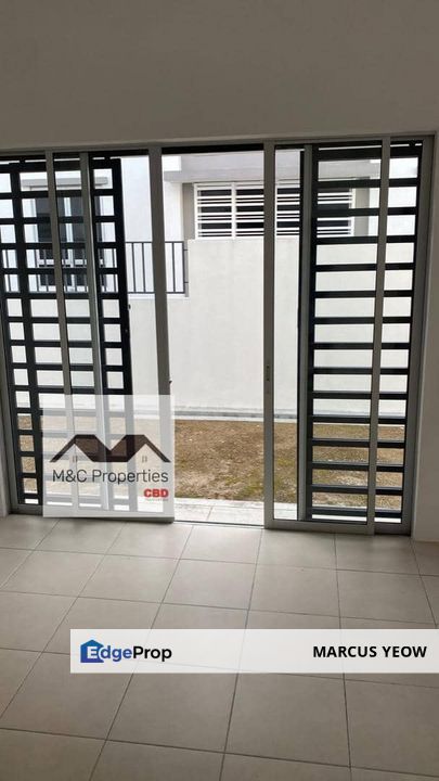 Iringan Bayu Basic Unit 1 Storey Semi-D House Seremban For Rent!!, Negeri Sembilan, Seremban