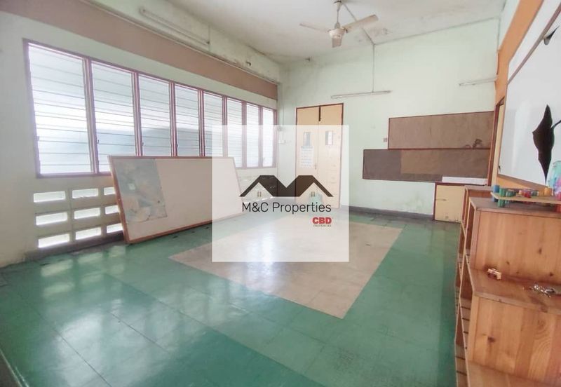 Jalan Tan Sri Manickavasagam Corner Facing Main Road 2 Storey House