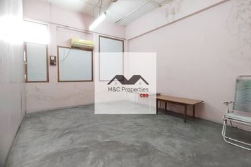 Jalan Tan Sri Manickavasagam Corner Facing Main Road 2 Storey House