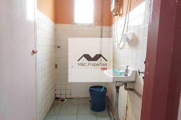 Jalan Tan Sri Manickavasagam Corner Facing Main Road 2 Storey House