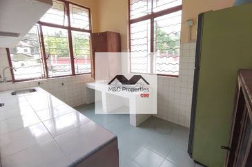 Jalan Tan Sri Manickavasagam Corner Facing Main Road 2 Storey House