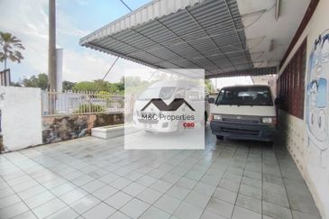 Jalan Tan Sri Manickavasagam Corner Facing Main Road 2 Storey House