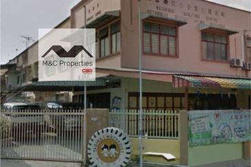 Jalan Tan Sri Manickavasagam Corner Facing Main Road 2 Storey House