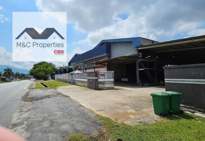 Bungalow 200 x 160 Sf Factory With Cf & 250 Amp Senawang For Rent!!