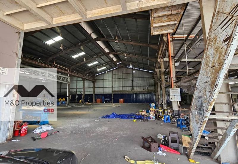 Bungalow 200 x 160 Sf Factory With Cf & 250 Amp Senawang For Rent!!