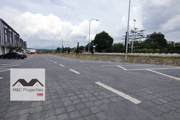 Irama Biz Brand New 2 Storey Shop Lot Sendayan Seremban For Rent!!