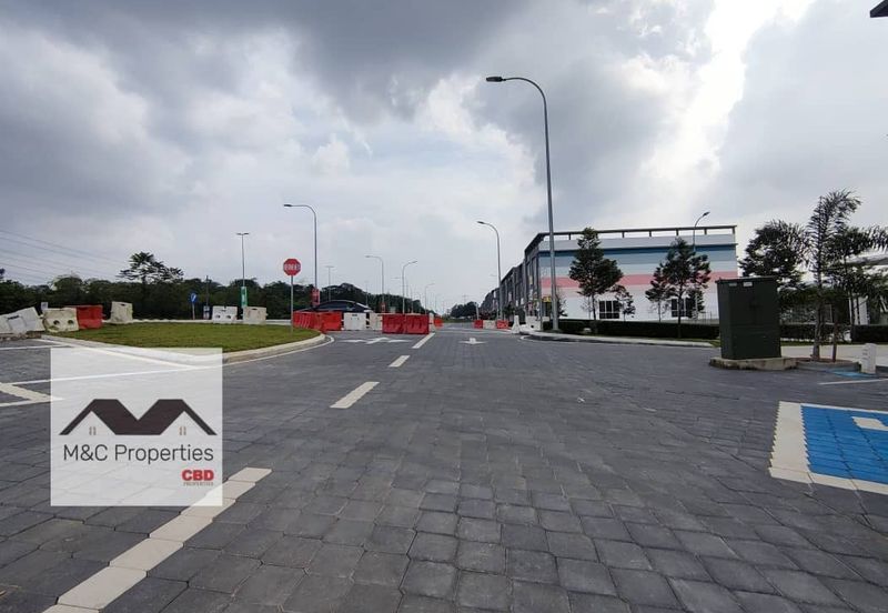 Irama Biz Brand New 2 Storey Shop Lot Sendayan Seremban For Rent!!