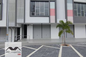 Irama Biz Brand New 2 Storey Shop Lot Sendayan Seremban For Rent!!