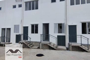 Irama Biz Brand New 2 Storey Shop Lot Sendayan Seremban For Rent!!