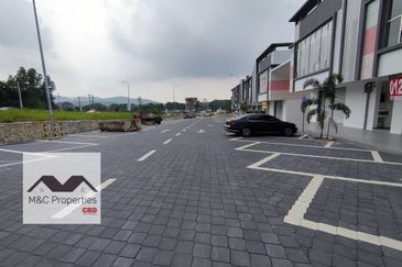 Irama Biz Brand New 2 Storey Shop Lot Sendayan Seremban For Rent!!