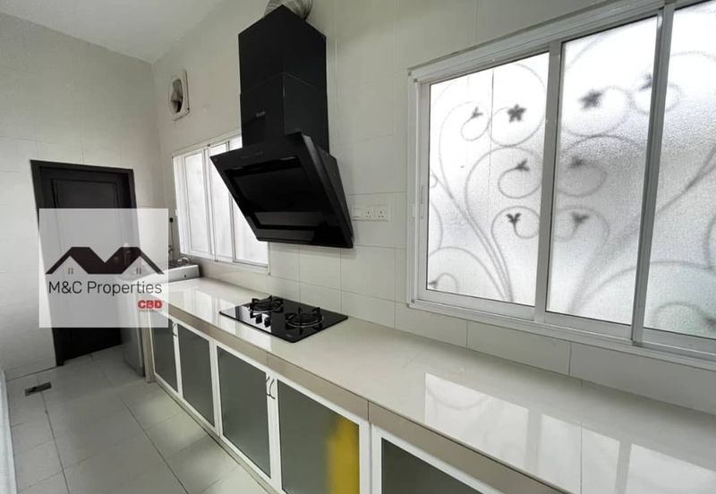 Sakura Renovated & Fully Furnished 2 Storey Terrace S2 Heights Fr Sale