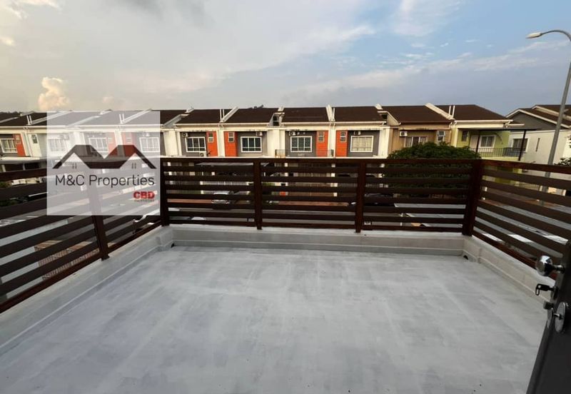Sakura Renovated & Fully Furnished 2 Storey Terrace S2 Heights Fr Sale