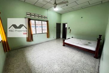 Taman Blossom Heights 2 Storey Bungalow Seremban For Sale!!