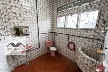 Taman Blossom Heights 2 Storey Bungalow Seremban For Sale!!