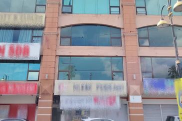 Jalan Dato Bandar Tunggal