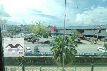 Jalan Dato Bandar Tunggal