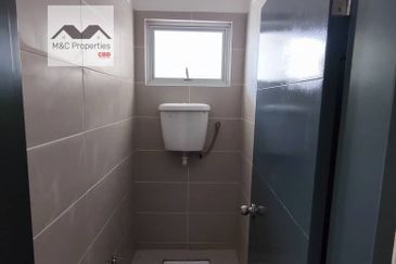 Irama Biz Brand New 2 Storey Shop Lot Sendayan Seremban For Rent!!