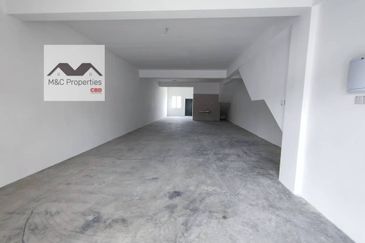 Irama Biz Brand New 2 Storey Shop Lot Sendayan Seremban For Rent!!