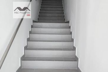 Irama Biz Brand New 2 Storey Shop Lot Sendayan Seremban For Rent!!