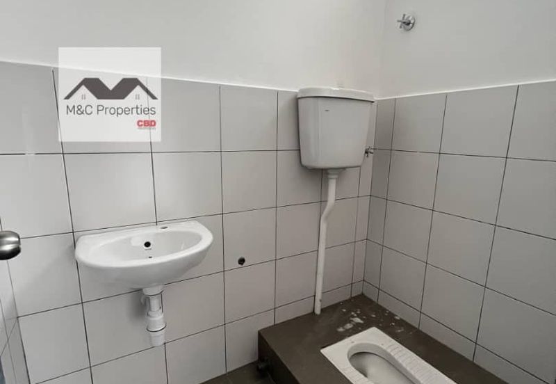 Ikon 2 Storey Brand New Shop 24 x 75 Office Seremban 2 For Rent!!